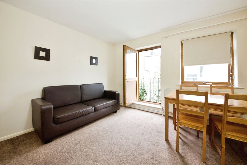 Property photo 3 of 10 Picture No. 24