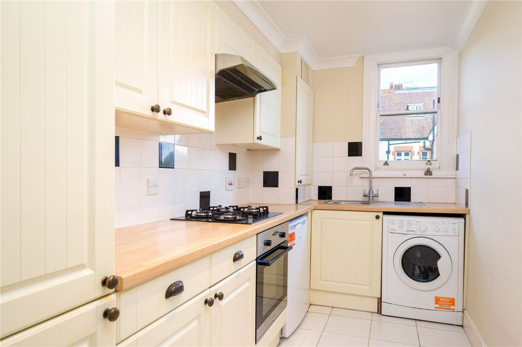 Property photo 2 of 6 Picture No. 18