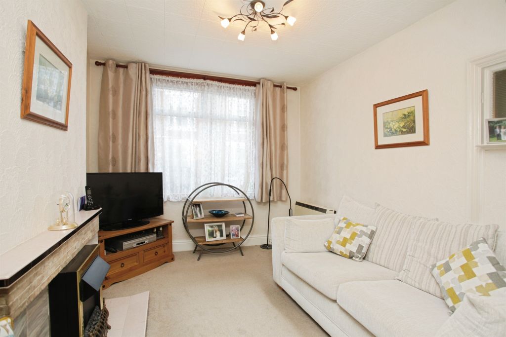 Property photo 2 of 25