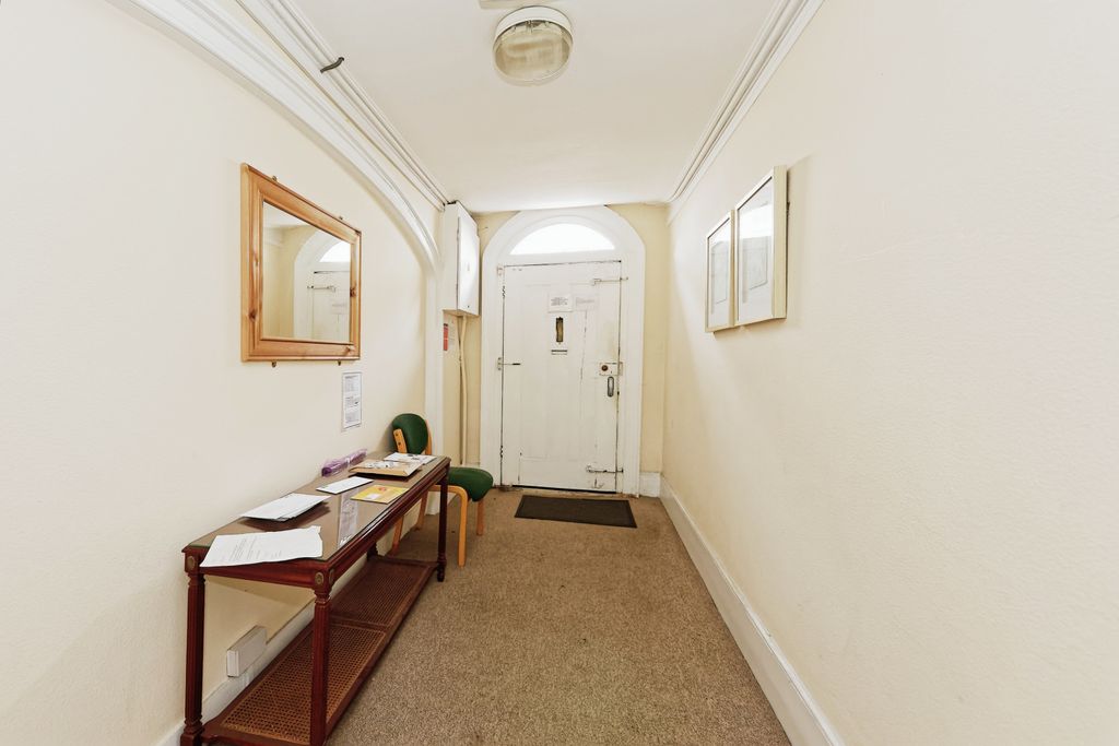Property photo 2 of 18 Photography