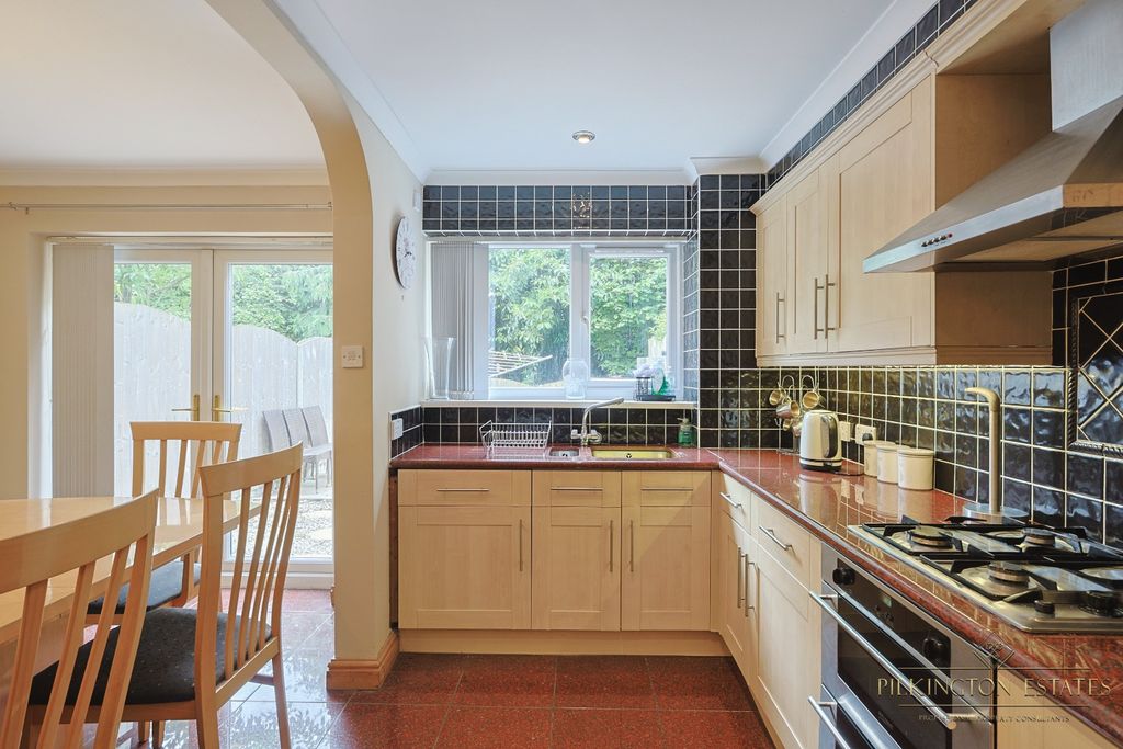 Property photo 3 of 12 4287905