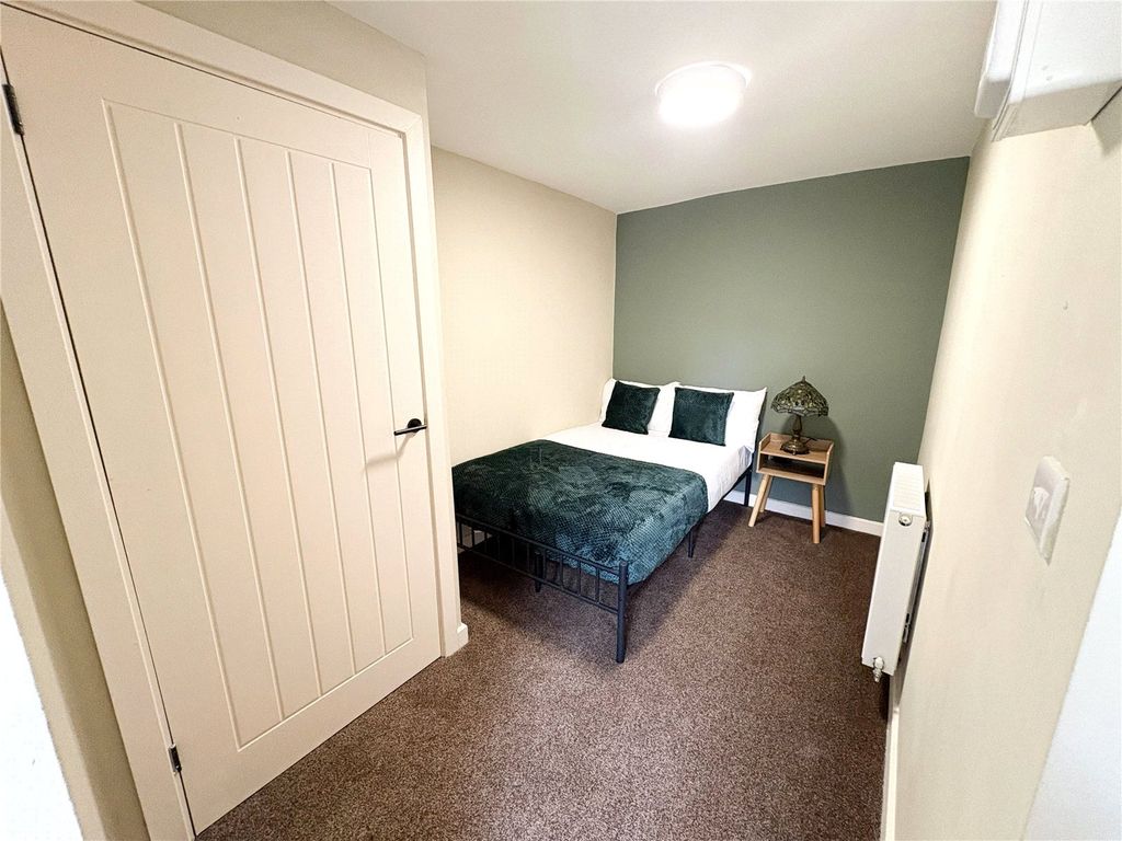 Property photo 1 of 37 Picture No. 40