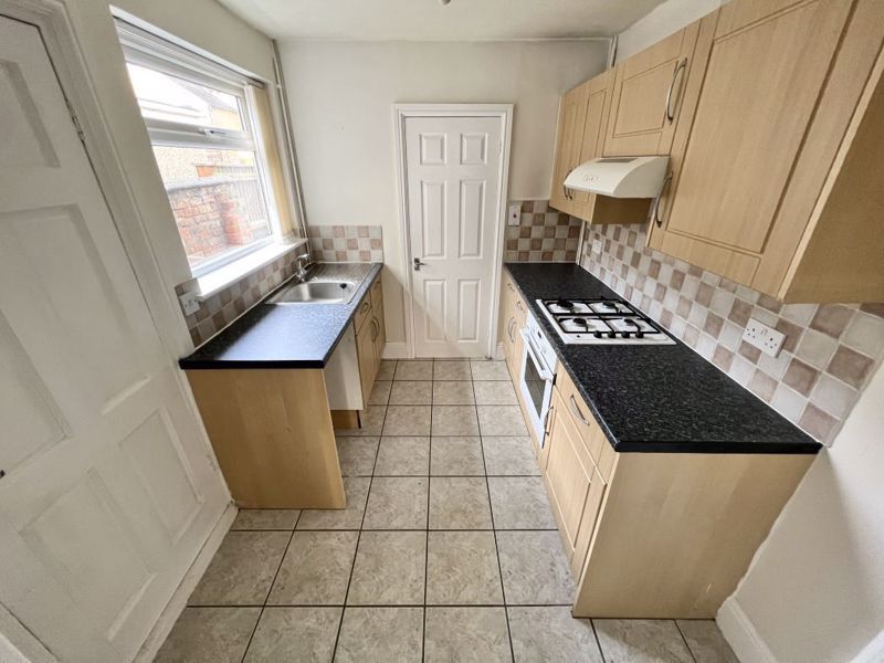 Property photo 2 of 7 Kitchen