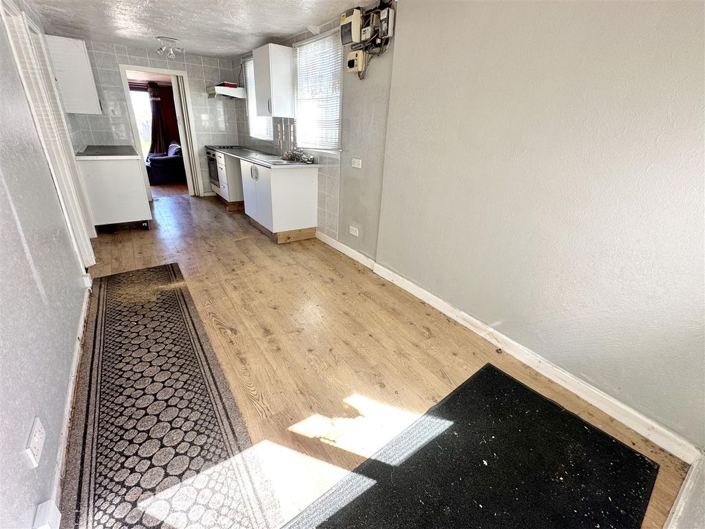 Property photo 3 of 14 Kitchen Diner