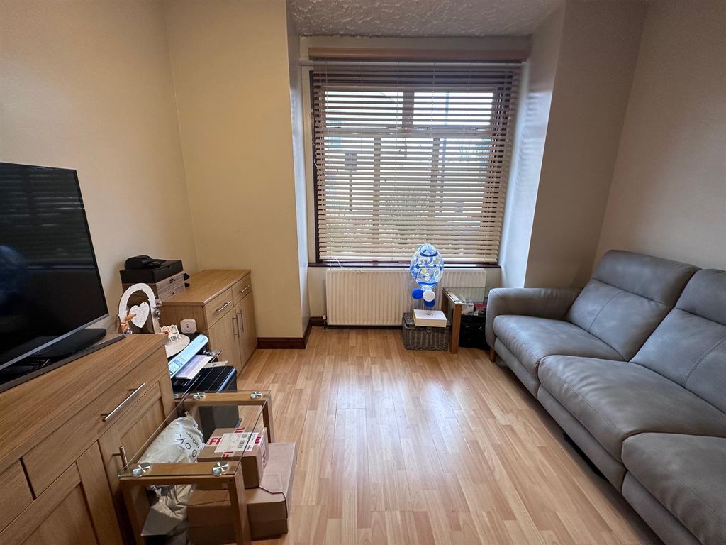 Property photo 2 of 18 Img_5576.Jpg