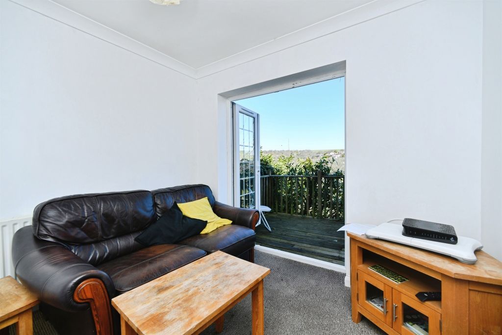Property photo 2 of 17 Image