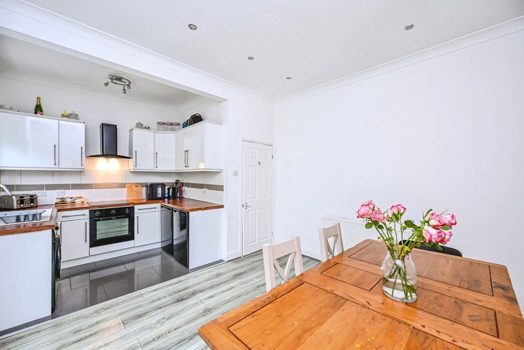 Property photo 3 of 16 Photo