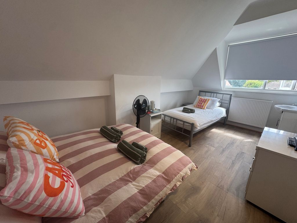 Property photo 1 of 7 1 Bed Room - House Share To Rent Westby Road, Bournemouth Bh5