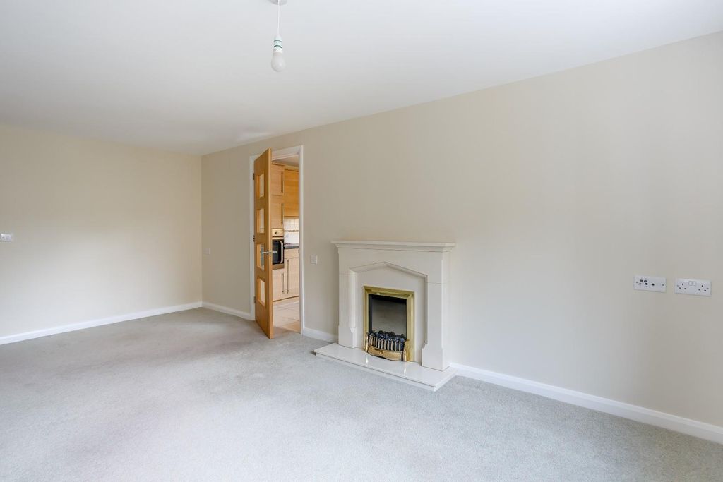 Property photo 3 of 14 Living Room (2).Jpg