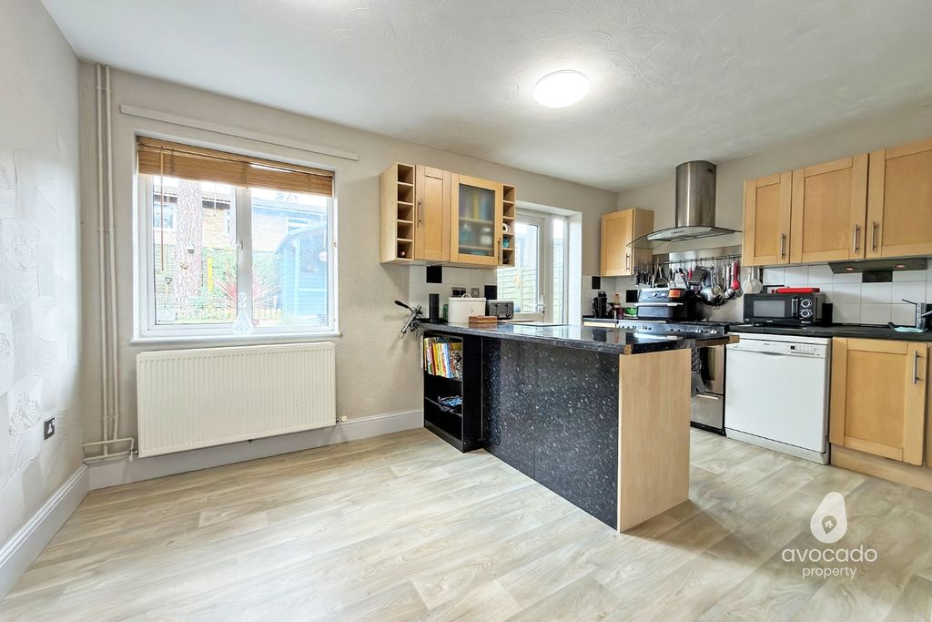 Property photo 3 of 13 5034374