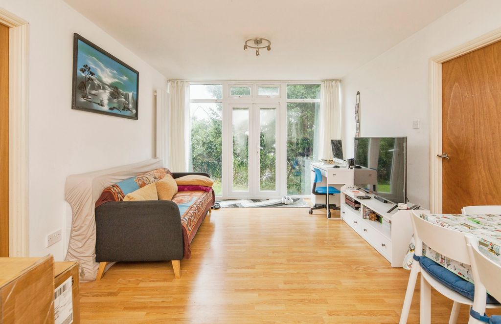 Property photo 1 of 17 Photography