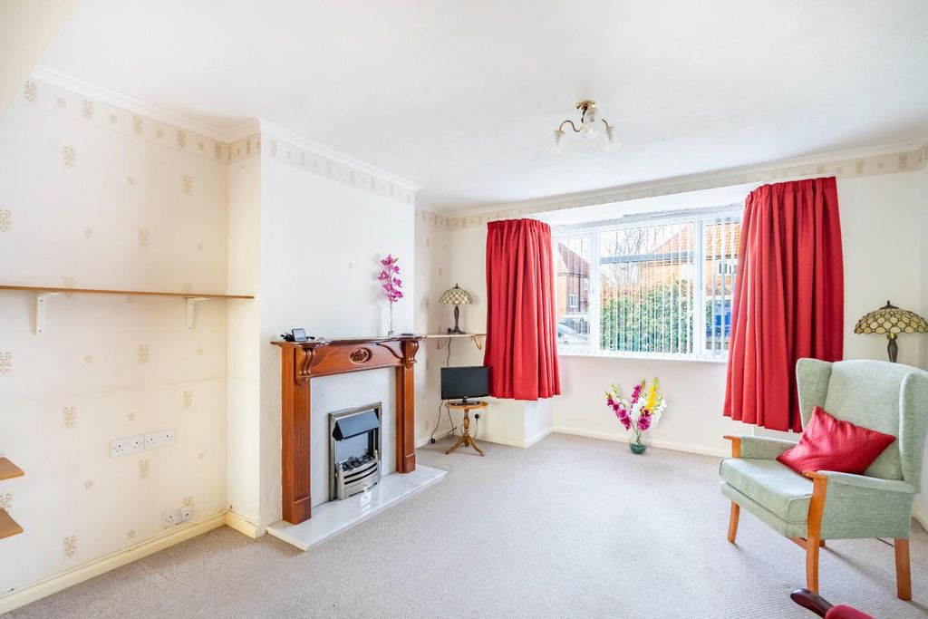 Property photo 2 of 17 Living Room