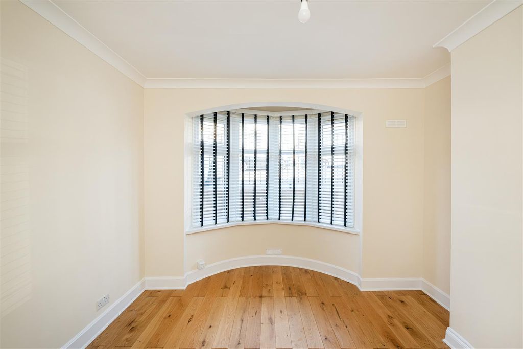 Property photo 3 of 16 Living Room