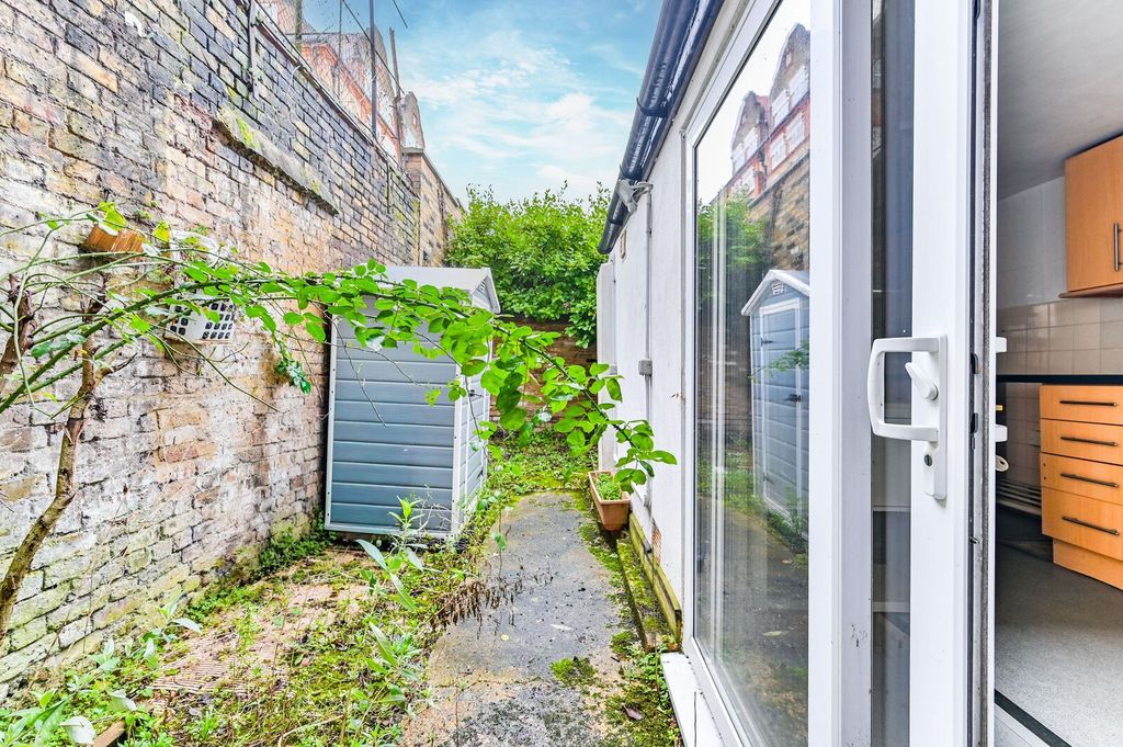 Property photo 2 of 12