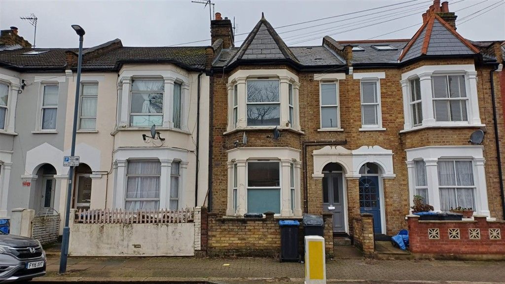 Property photo 1 of 8