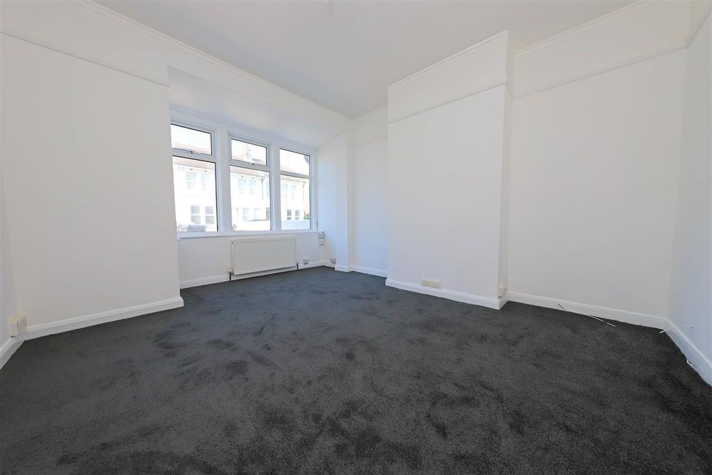 Property photo 2 of 12 Nicholas James Underdown Road, Bee 1.Jpg