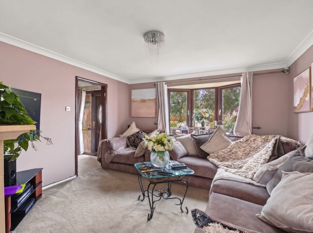 Property photo 2 of 12 5720894