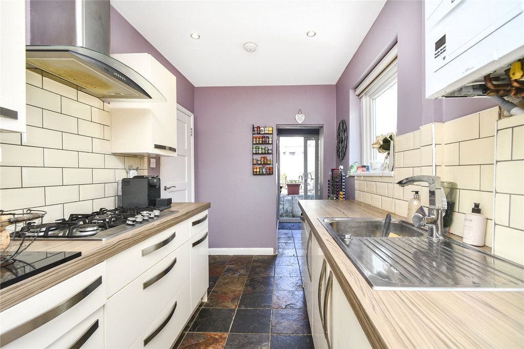 Property photo 2 of 24 Kitchen