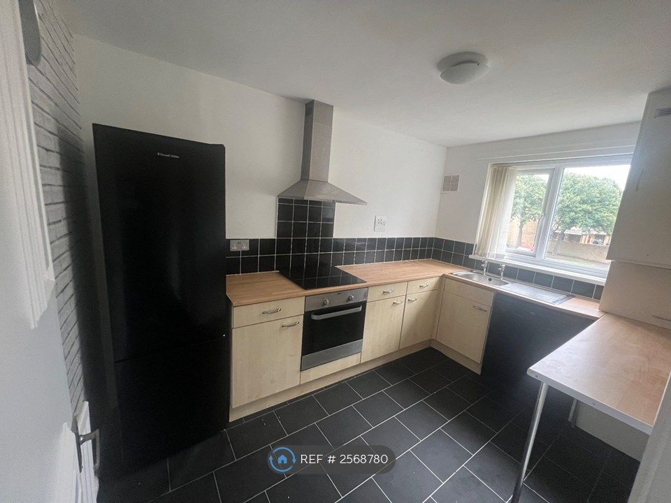 Property photo 2 of 10 Kitchen