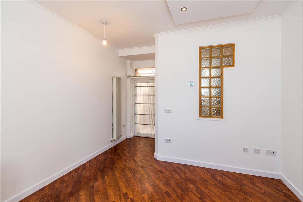 Property photo 2 of 7 Open-Plan Living Area