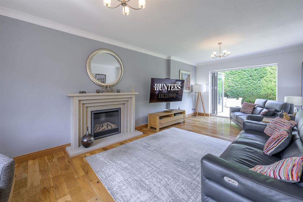 Property photo 2 of 43