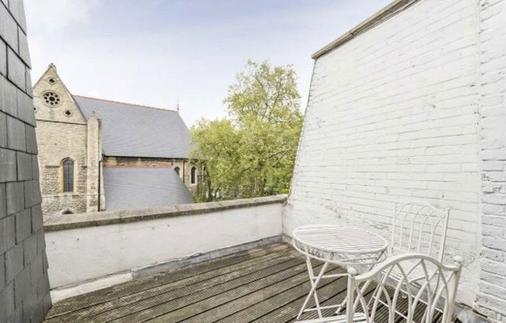 Property photo 3 of 6