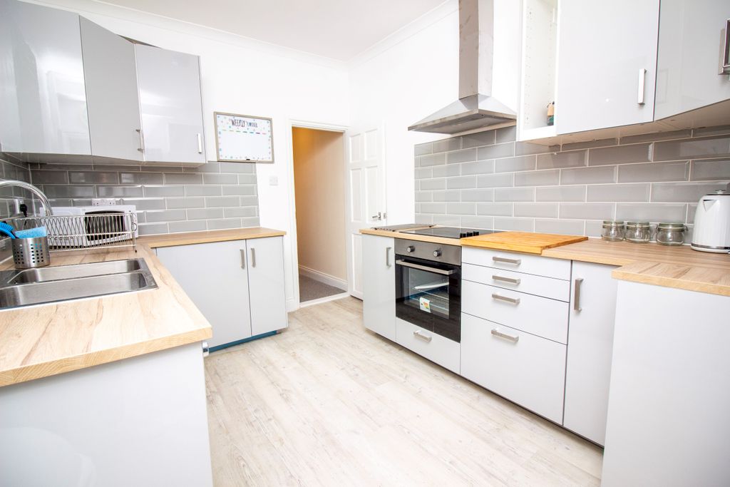 Property photo 2 of 8 Photo 01