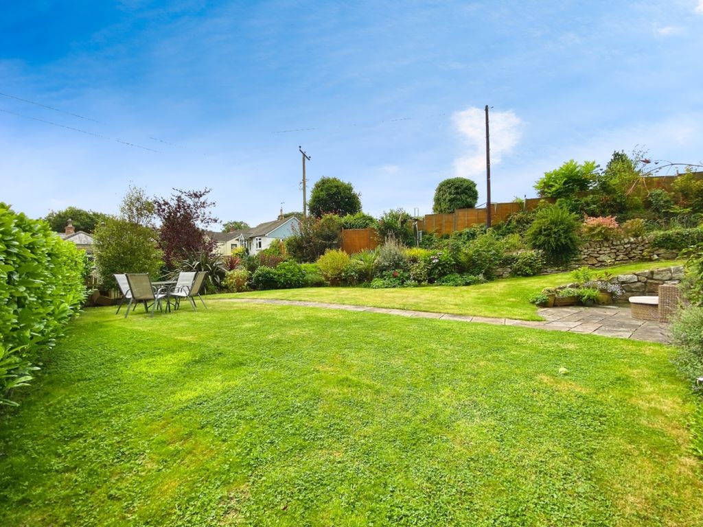 Property photo 3 of 27