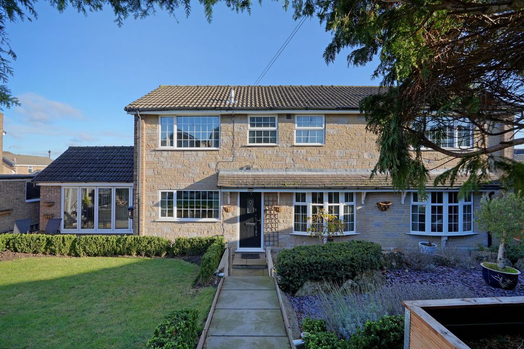 Property photo 1 of 27