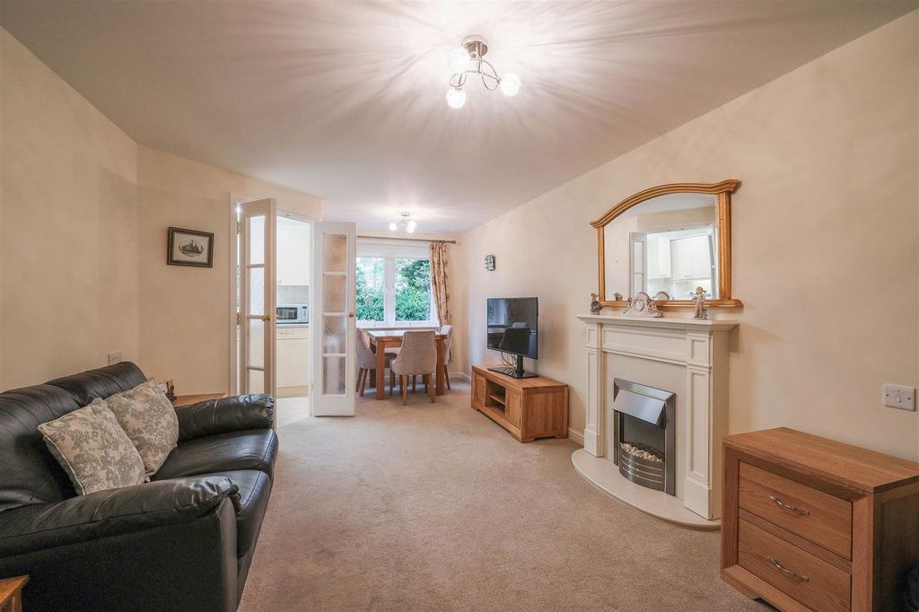 Property photo 2 of 17