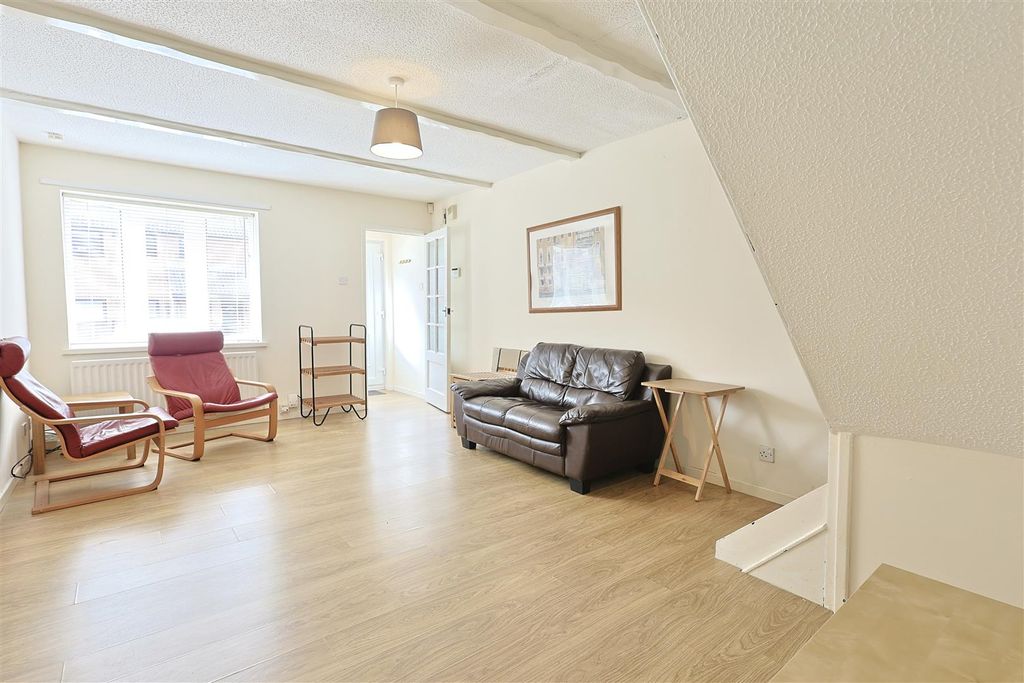 Property photo 1 of 11 07Ef42Bd-81Ff-454D-Aa5A-255B7747Bff5_1_201_A.Jpeg