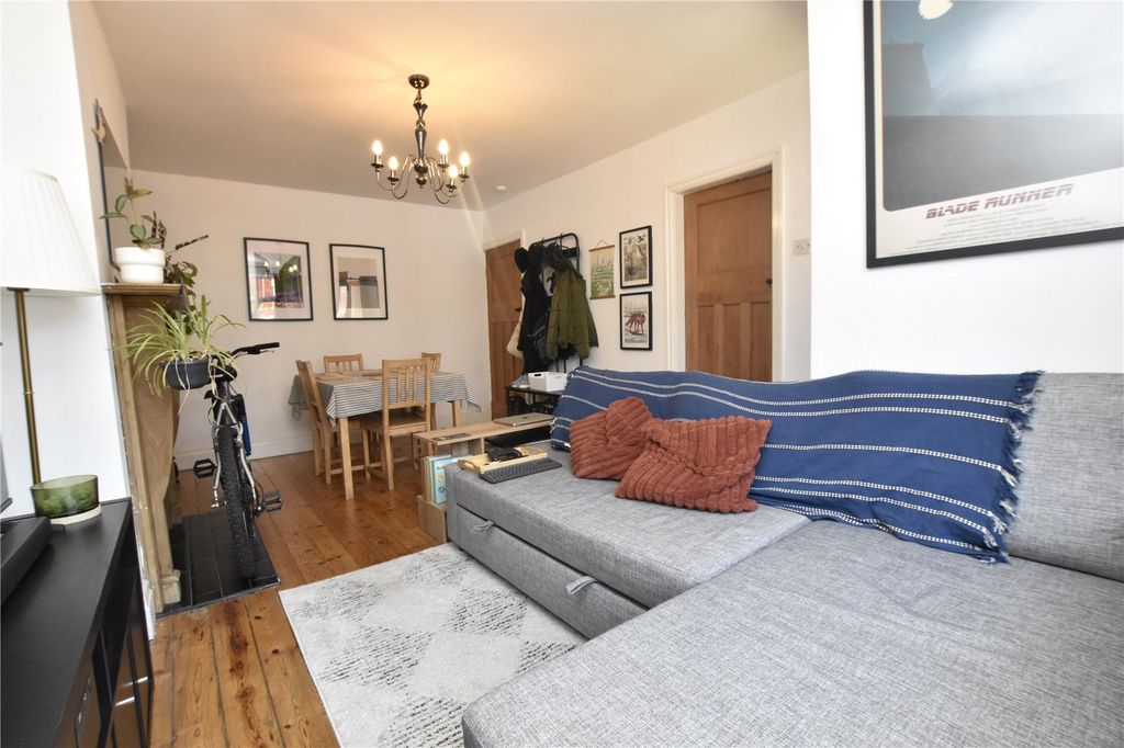 Property photo 2 of 11 Picture No. 18