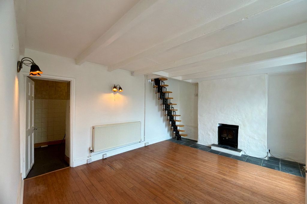 Property photo 3 of 12 Image 2