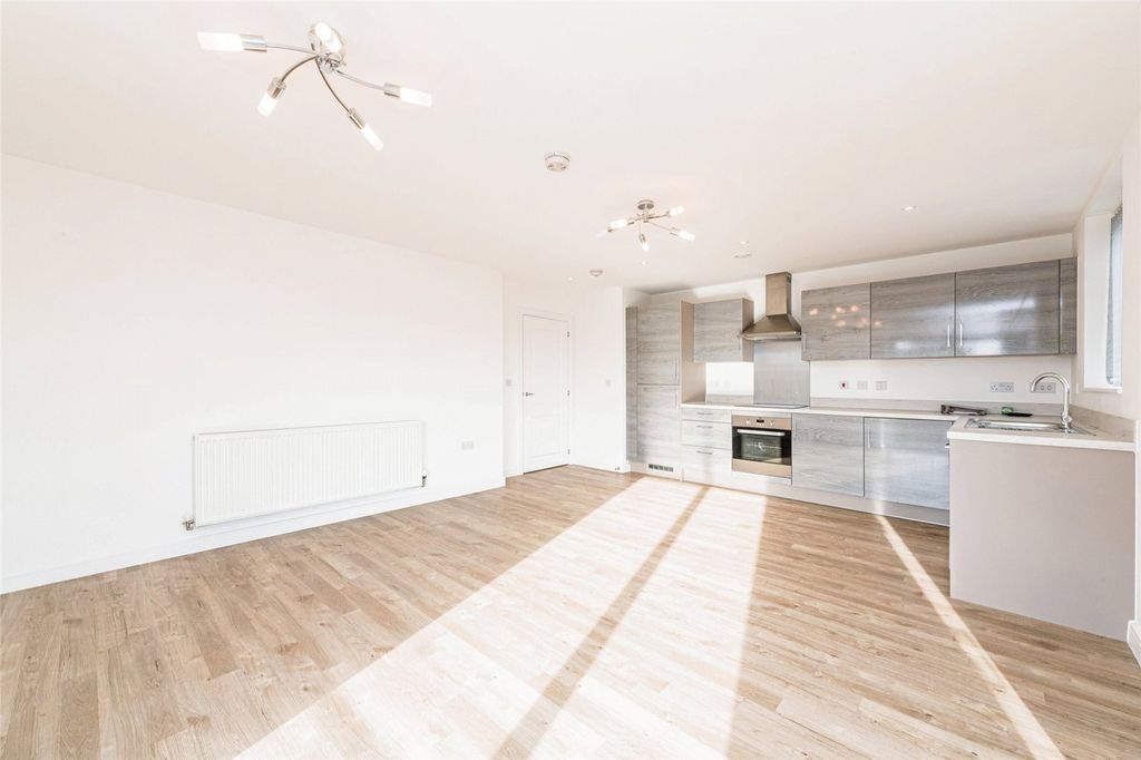 Property photo 3 of 10 8F42ce8E-8266-Ed11-9