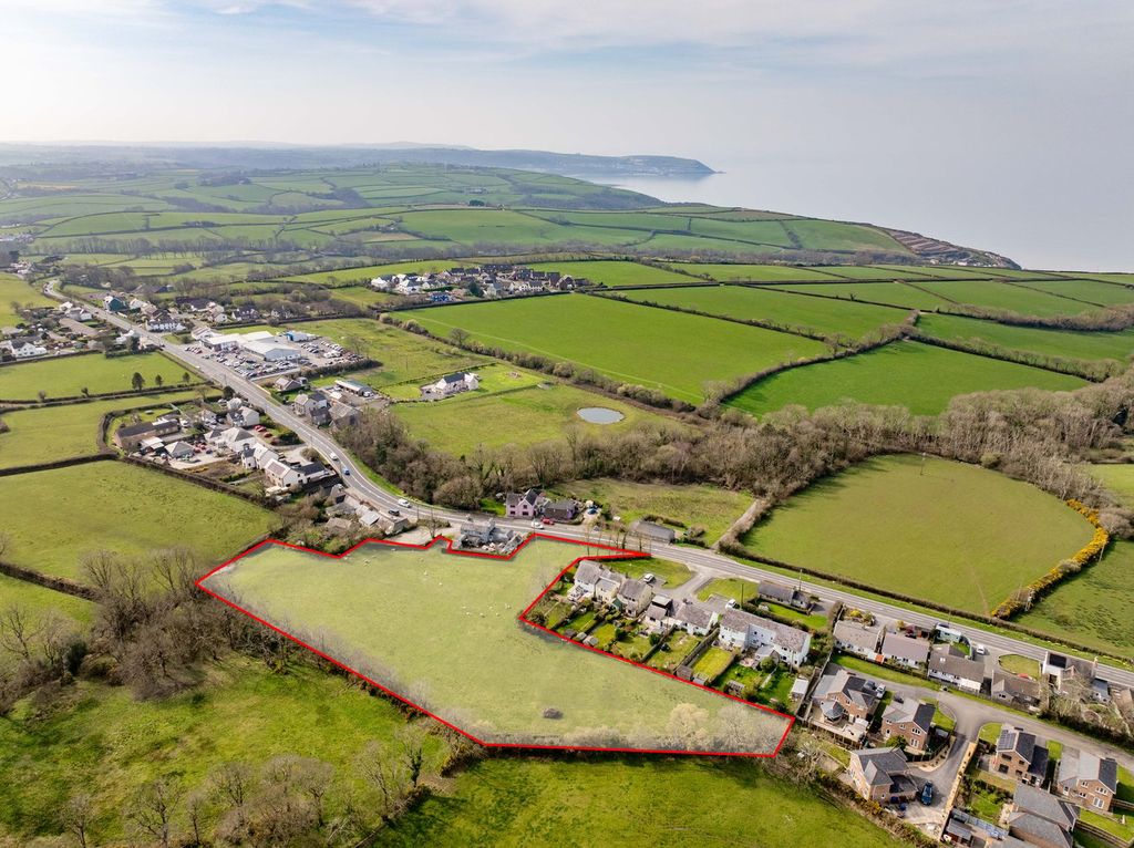 Property photo 2 of 13