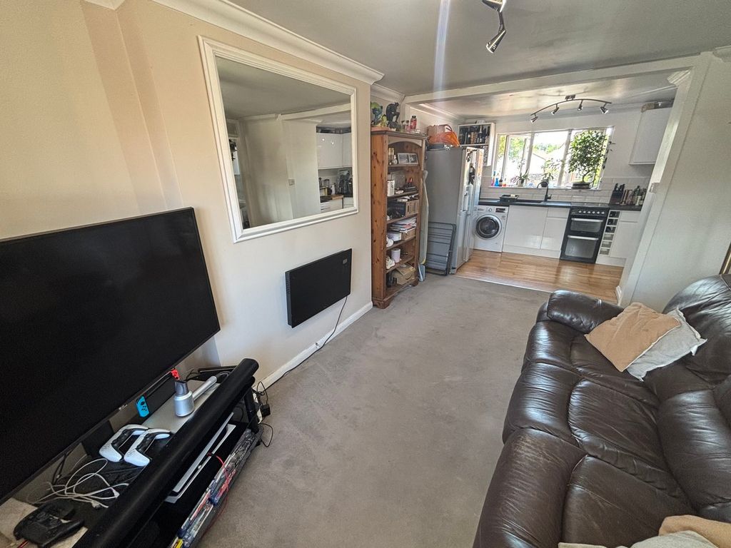 Property photo 3 of 7