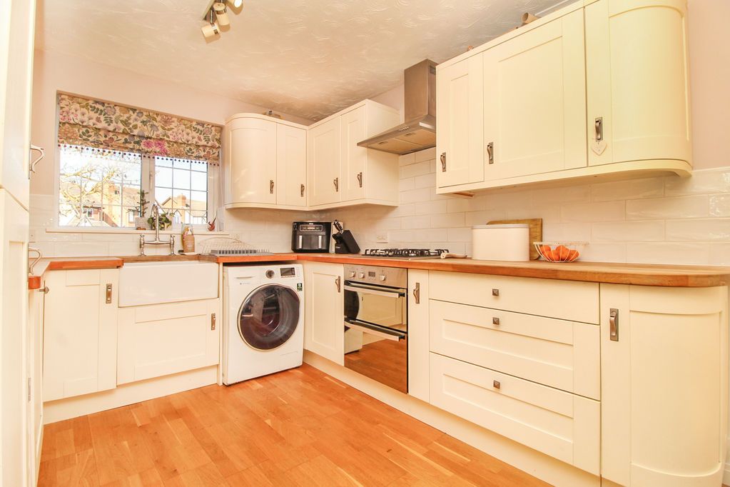 Property photo 2 of 20 Kitchen