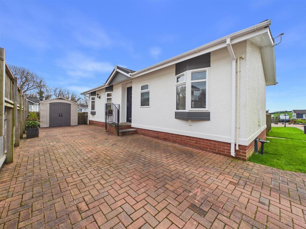 Property photo 1 of 14 Front