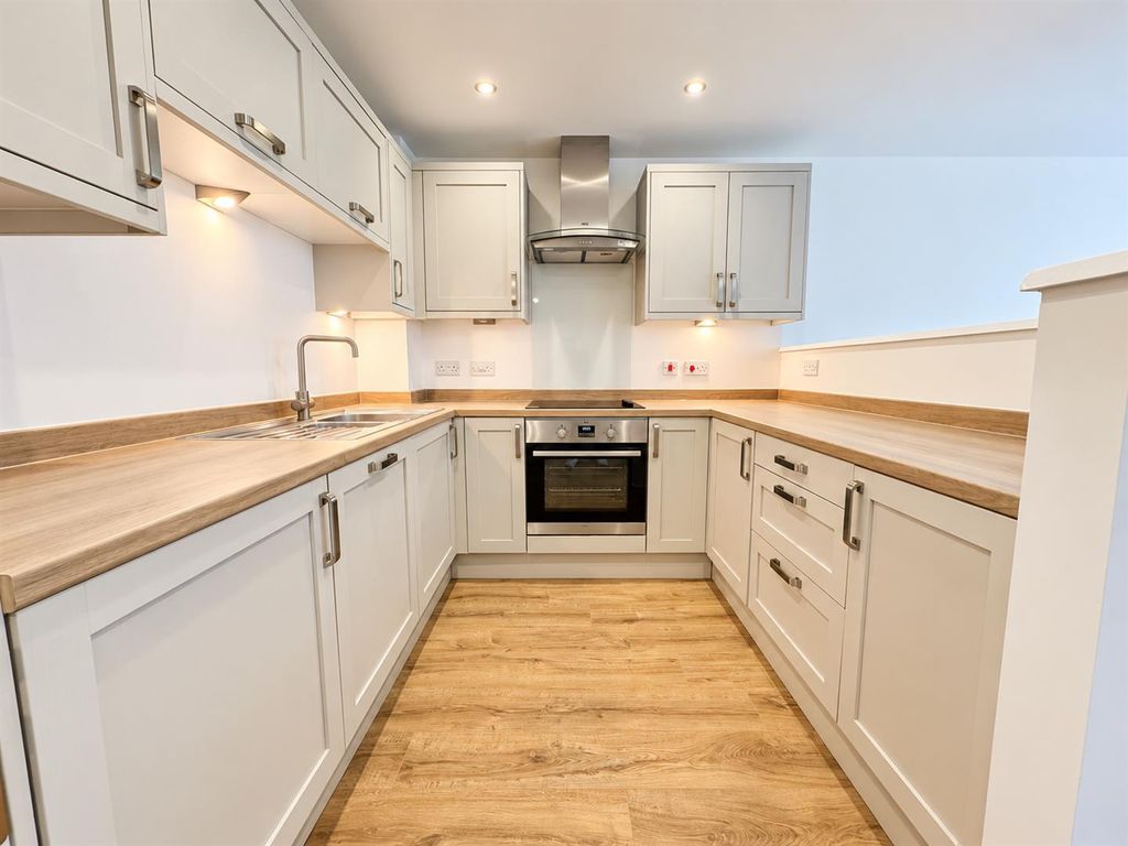 Property photo 2 of 12 Kitchen.Png