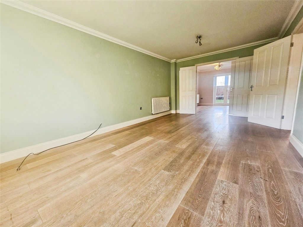 Property photo 2 of 18 Picture No. 32