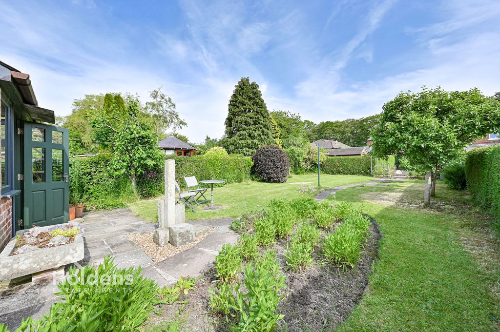 Property photo 2 of 33