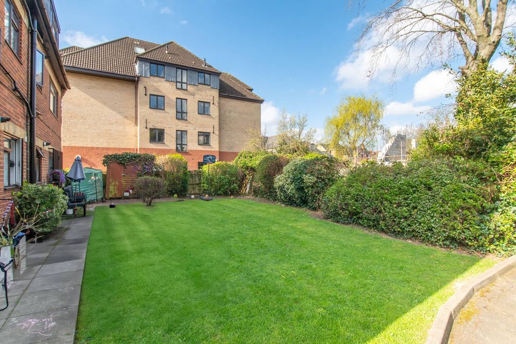 Property photo 3 of 10