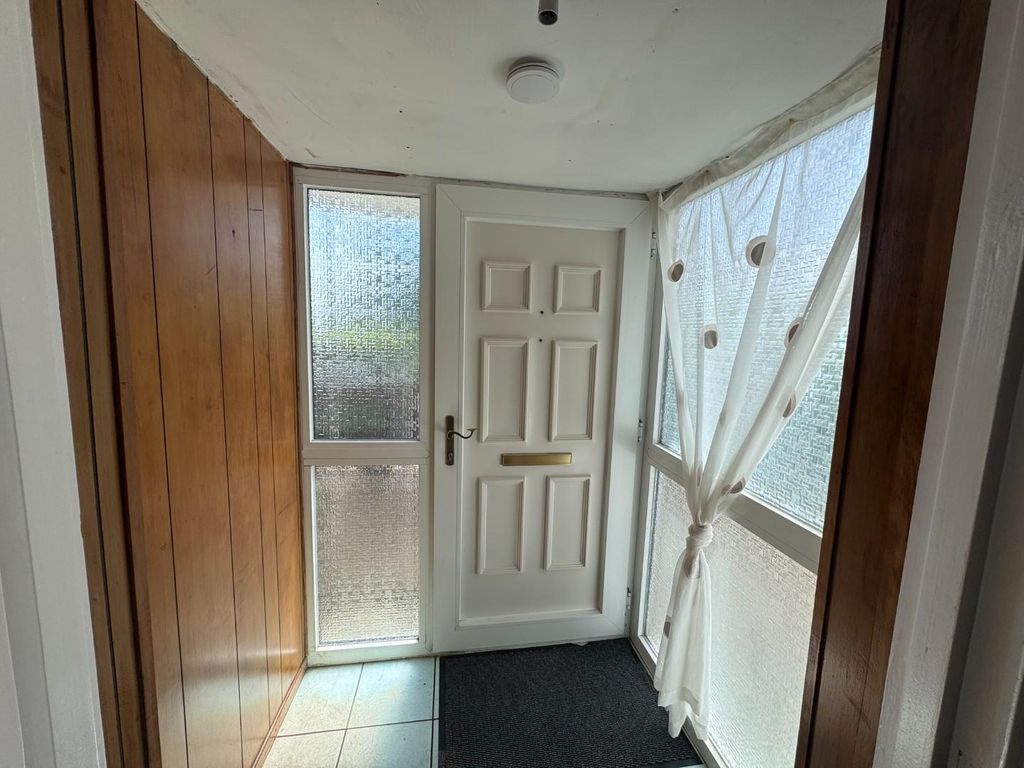 Property photo 2 of 20 Entrance Porch