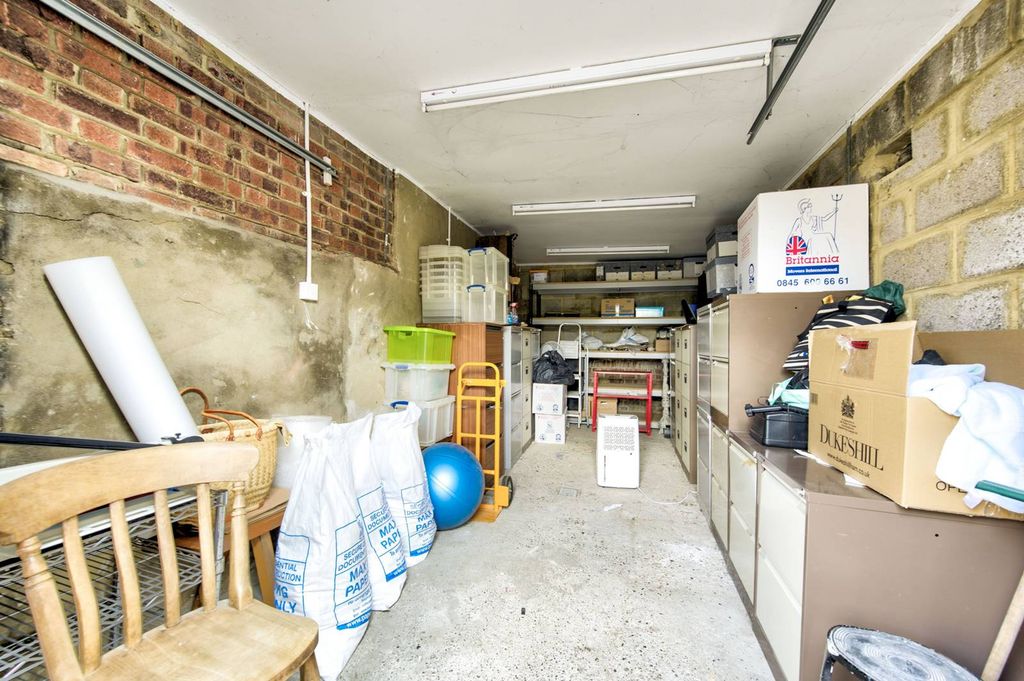 Property photo 1 of 3