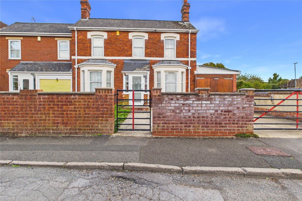 Property photo 2 of 27 Picture No. 02