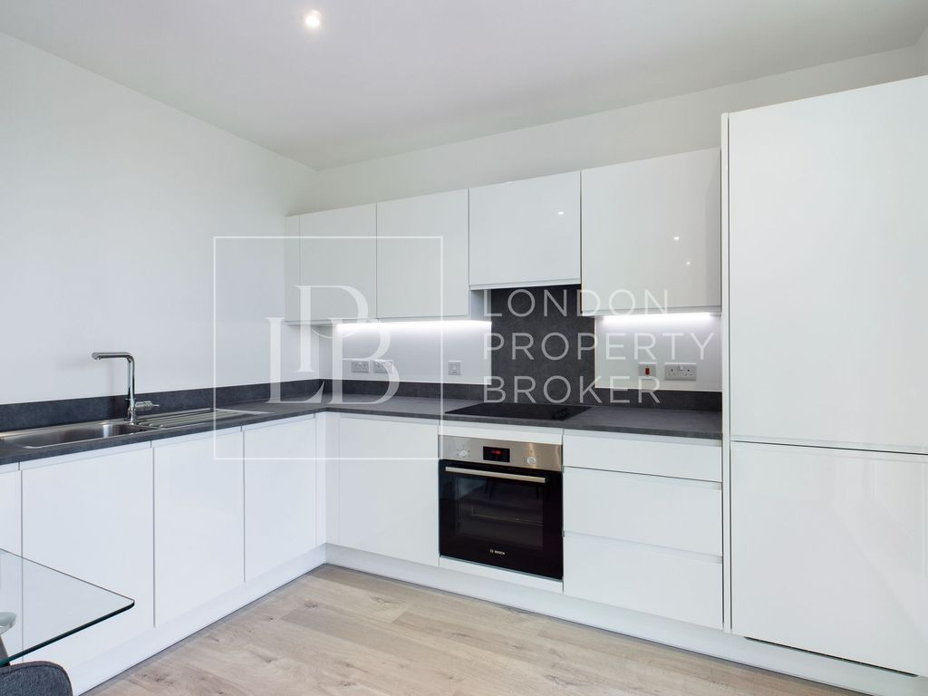 Property photo 1 of 9