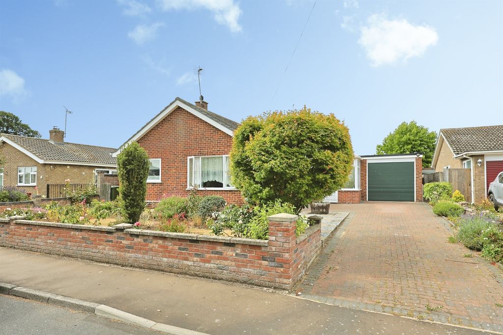Property photo 2 of 18