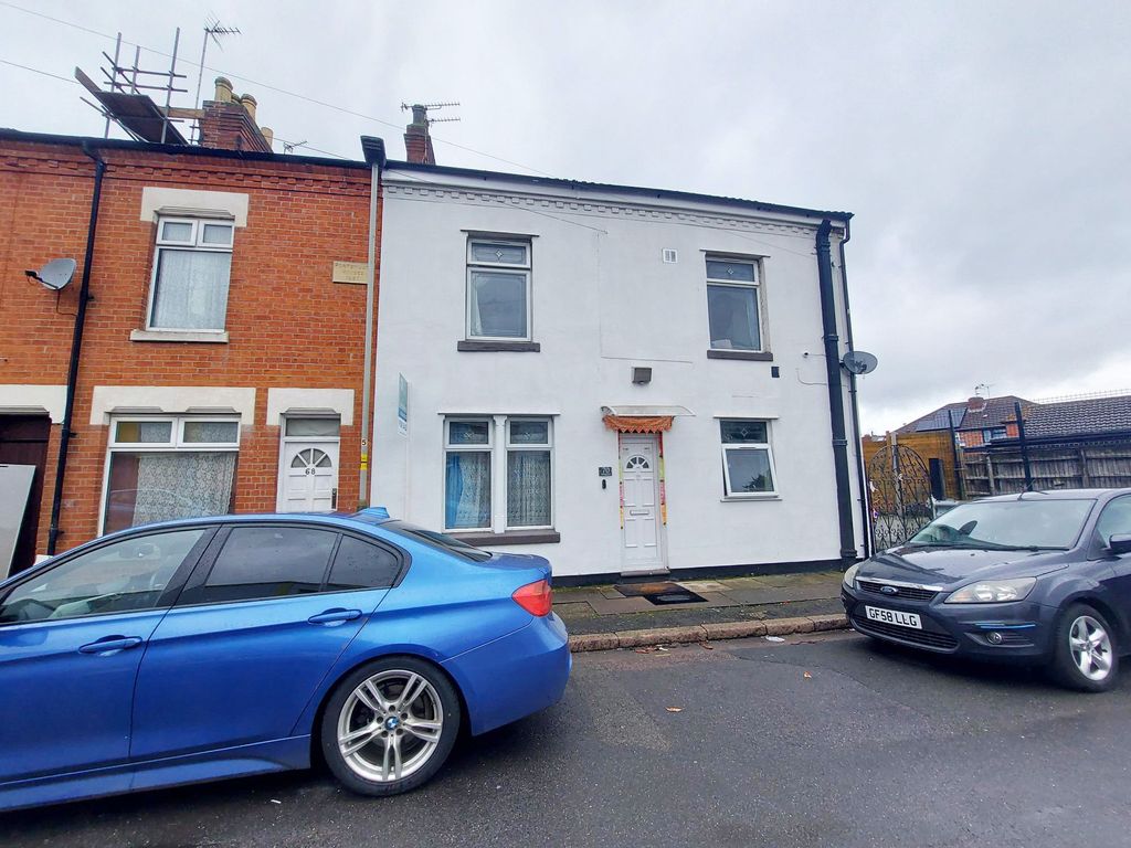 Property photo 1 of 10 Front External View