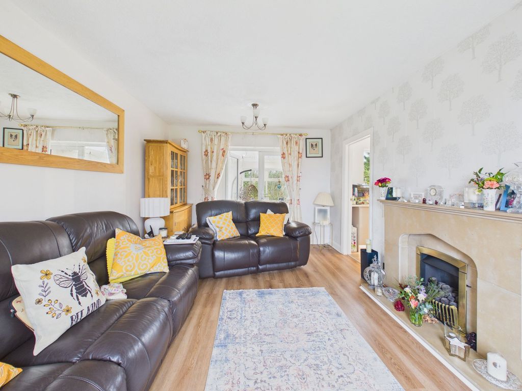 Property photo 2 of 27