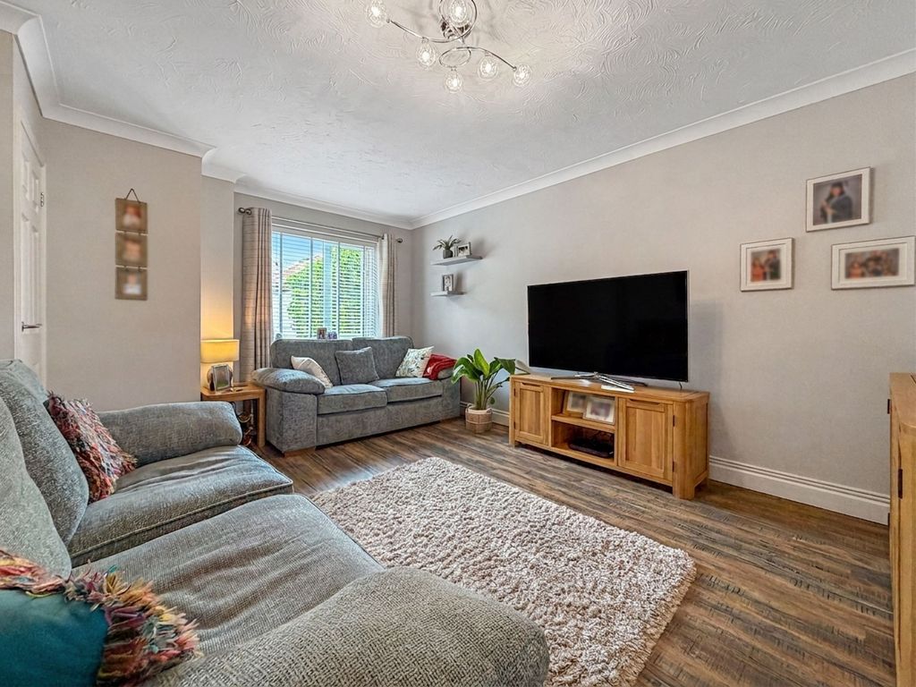Property photo 3 of 37